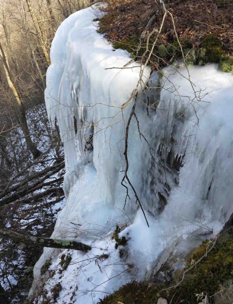 Ice flows on White Rock Mountain
