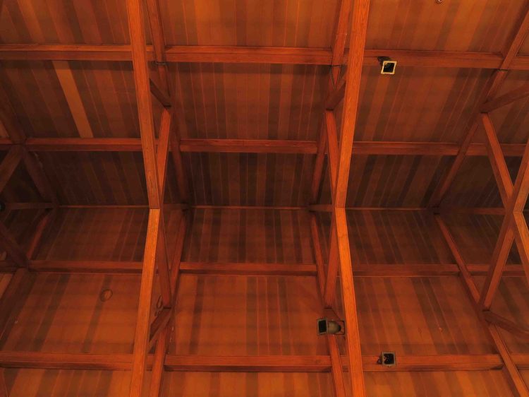 Ceiling of the sanctuary 